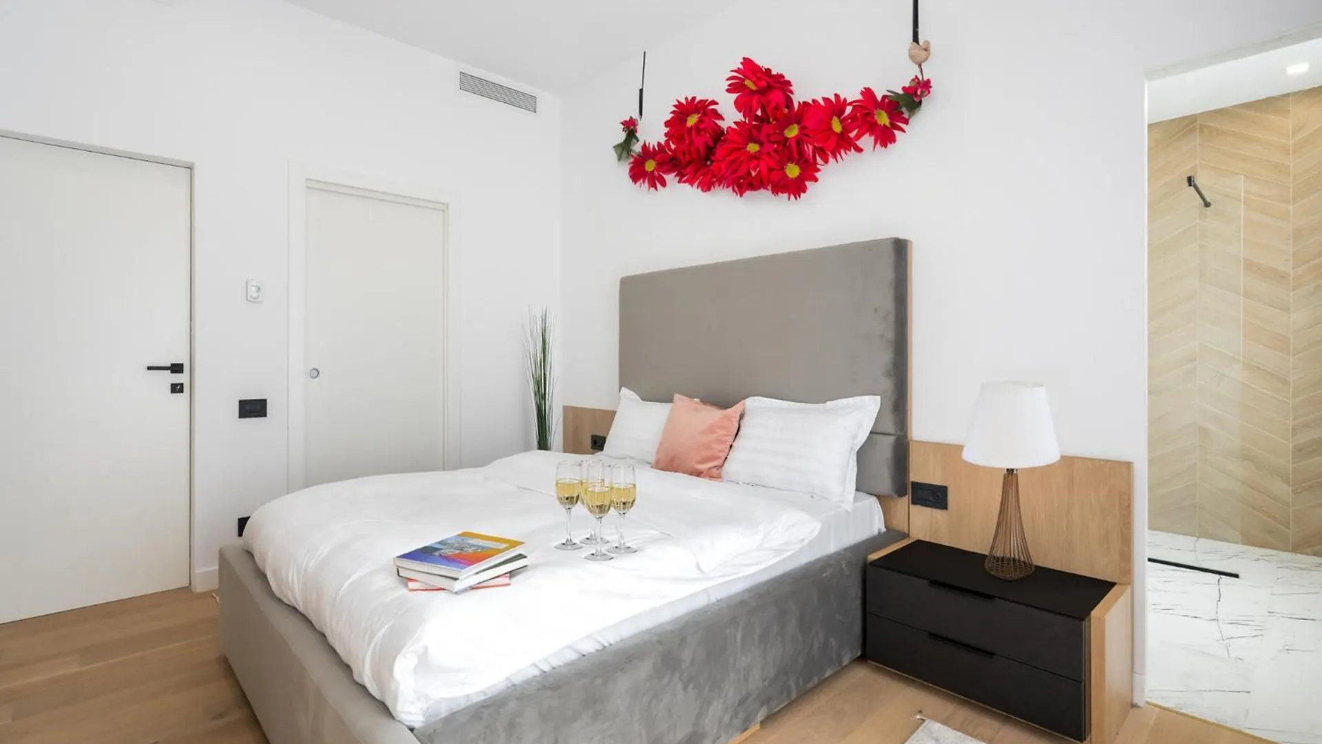 Eden - Elegant Retreat In Rosetti Luxury Apartment Bucharest