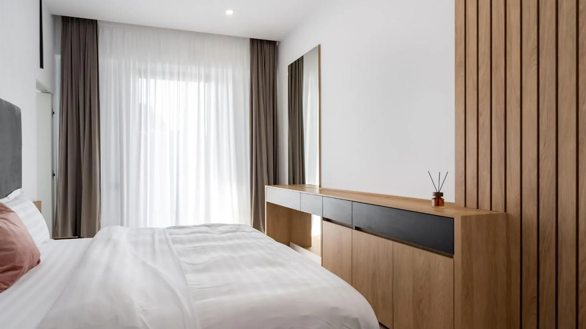 Eden - Elegant Retreat In Rosetti Luxury Apartment Bucharest