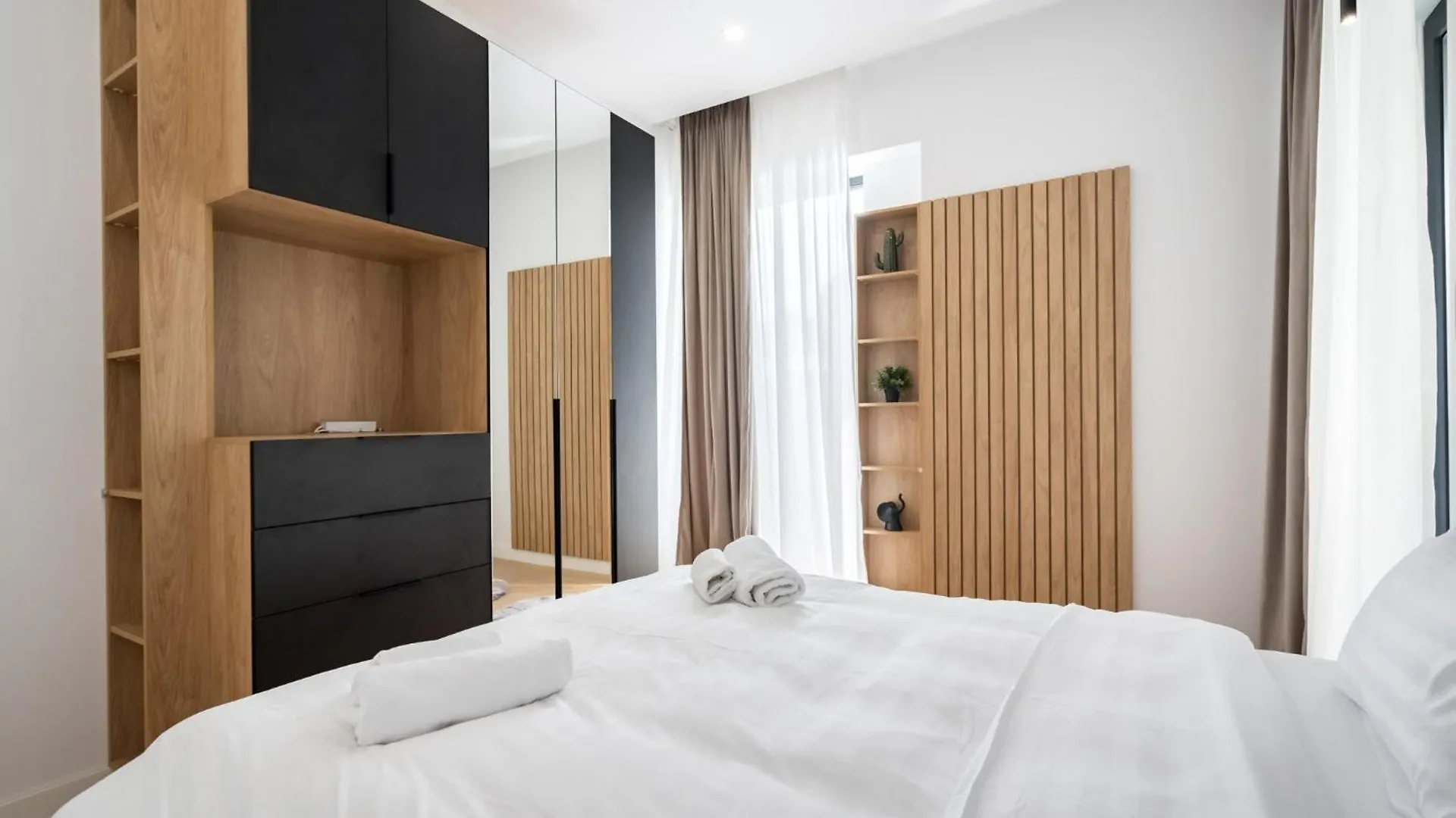 Eden - Elegant Retreat In Rosetti Luxury Apartment Bucharest Romania