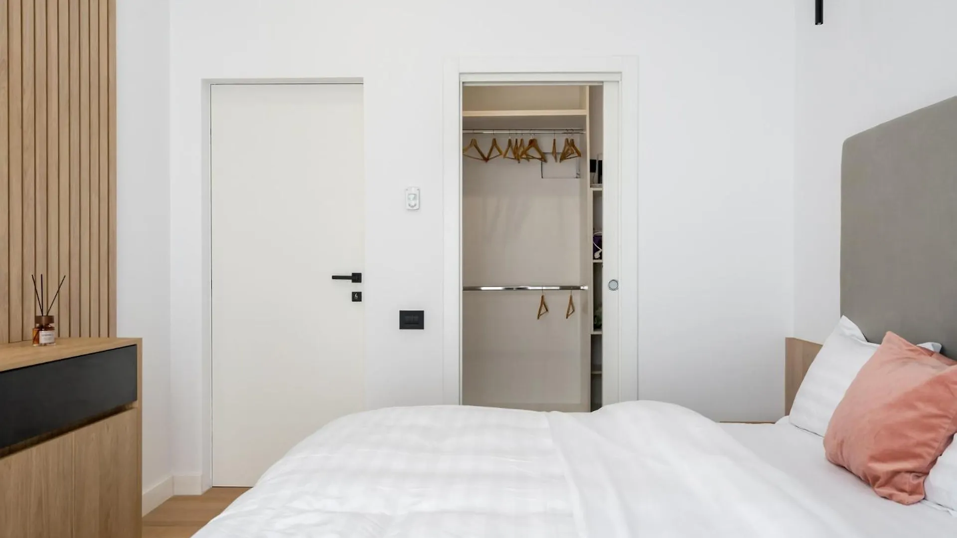 Eden - Elegant Retreat In Rosetti Luxury Apartment Bucharest